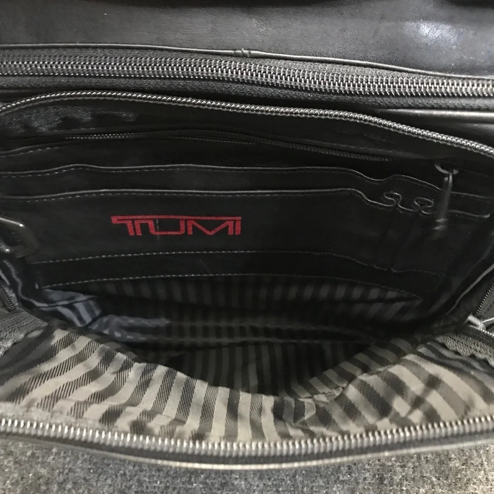 TUMI Black Leather Messenger Bag‎ Adjustable Crossbody Brief Travel Business